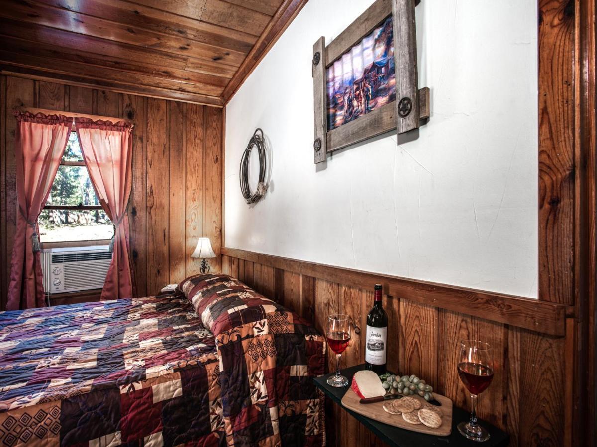 Apache Village Cabinette 15, Queen Bed, Midtown, Sleeps 2 Ruidoso Exterior foto